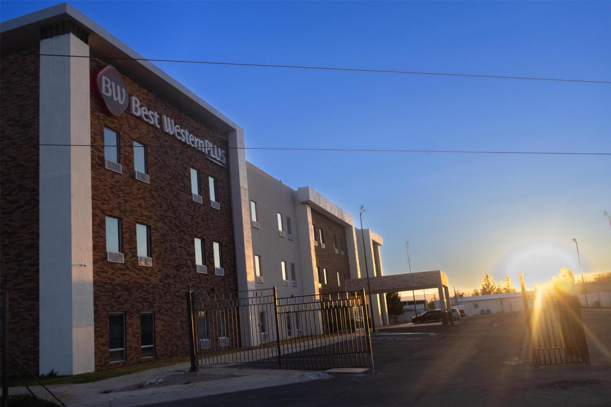 Best Western Plus Sacramento تشيهواهوا المظهر الخارجي الصورة